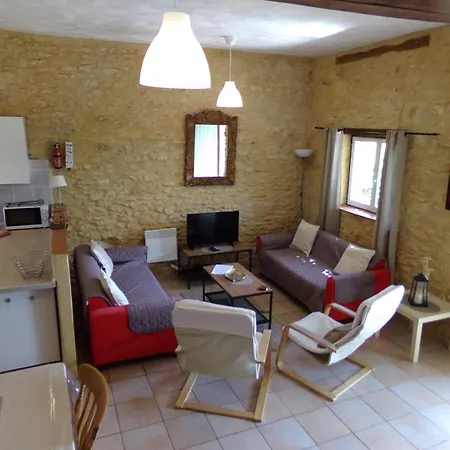 Family Orientated, Beautiful Setting Two Pools *