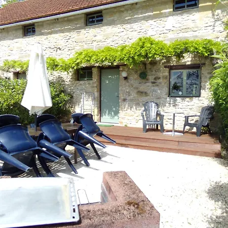 Family Orientated, Beautiful Setting Two Pools Holiday home
