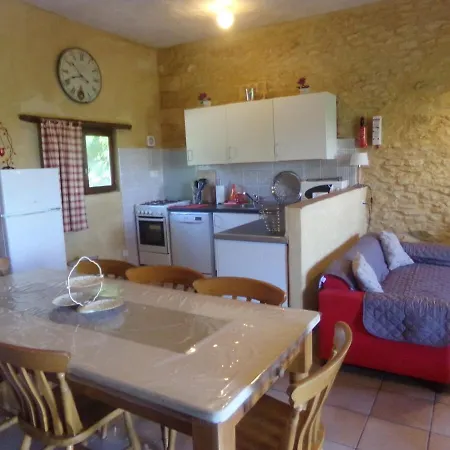 Family Orientated, Beautiful Setting Two Pools * Nadaillac-de-Rouge