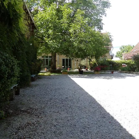 Dom wakacyjny Family Orientated, Beautiful Setting Two Pools Nadaillac-de-Rouge