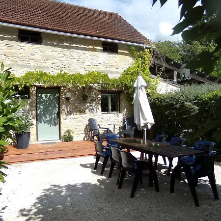 Family Orientated, Beautiful Setting Two Pools *