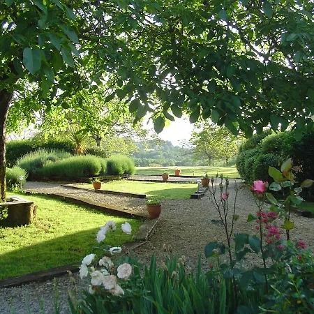 Family Orientated, Beautiful Setting Two Pools * Nadaillac-de-Rouge