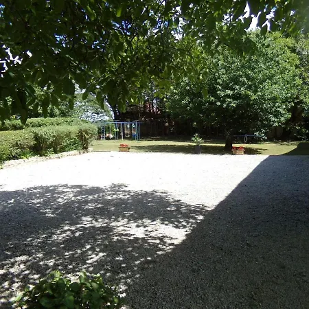Dom wakacyjny Family Orientated, Beautiful Setting Two Pools Nadaillac-de-Rouge