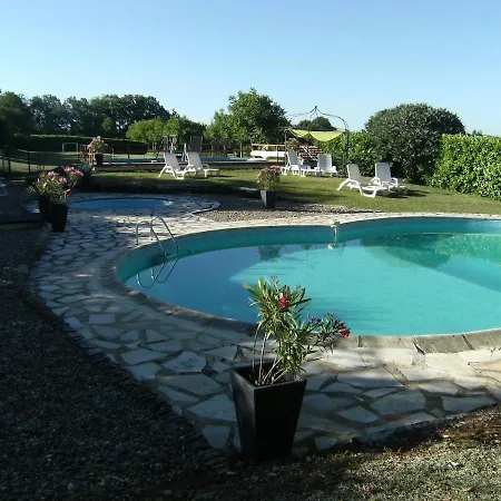 Family Orientated, Beautiful Setting Two Pools Nadaillac-de-Rouge