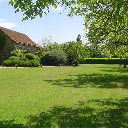 Family Orientated, Beautiful Setting Two Pools Nadaillac-de-Rouge