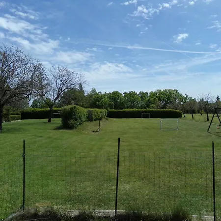 Family Orientated, Beautiful Setting Two Pools * Nadaillac-de-Rouge