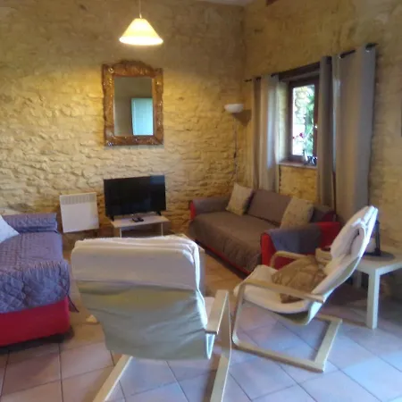 Family Orientated, Beautiful Setting Two Pools Dom wakacyjny Nadaillac-de-Rouge