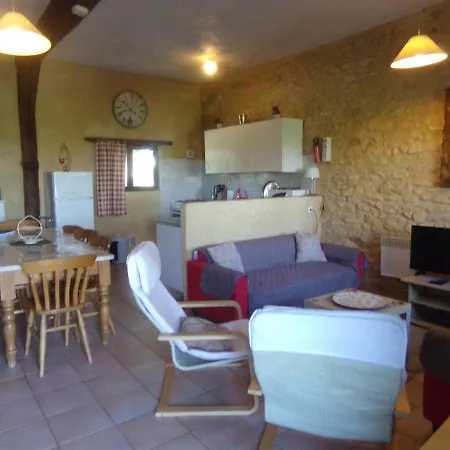 Dom wakacyjny Family Orientated, Beautiful Setting Two Pools Nadaillac-de-Rouge