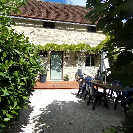 Family Orientated, Beautiful Setting Two Pools Nadaillac-de-Rouge