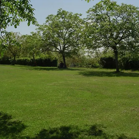 Dom wakacyjny Family Orientated, Beautiful Setting Two Pools *